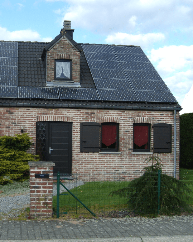 Maison volets battants composite Yzéa noir