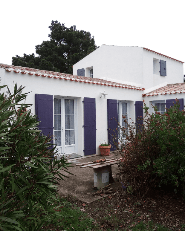 Maison volets battants composite Yzéa bleu marine