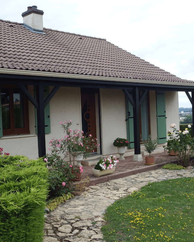 Maison volets battants composite Yzéa vert clair