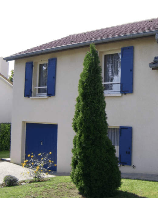 Maison volets battants composite Yzéa bleu marine