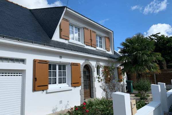 volet battant composite marron bois